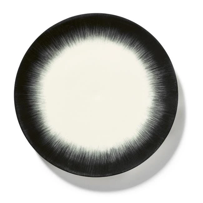 Flacher Teller Mit Schwarzer Mitte 28cm (2 Stück) Von CHEFGASTRO 2 Flacher Teller Mit Schwarzer Mitte 28cm (2 Stück) Von CHEFGASTRO – Bild 2